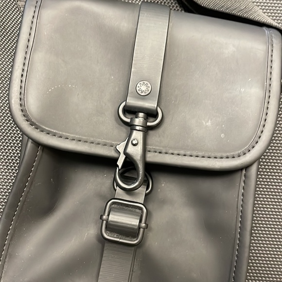 Rains travel Bag - Picture 2 of 7